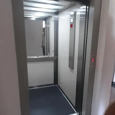 Luka Apartment *